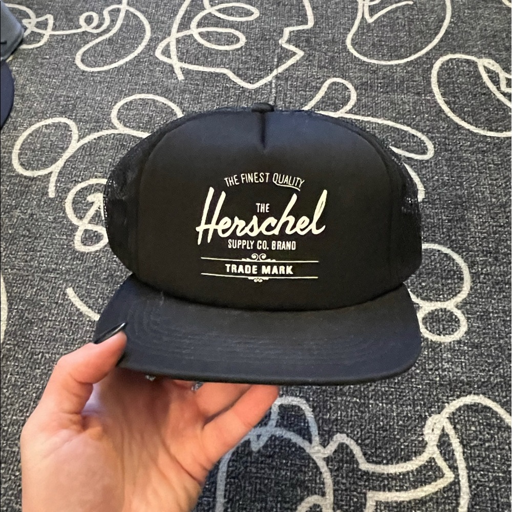 Herschel SnapBack black hat
